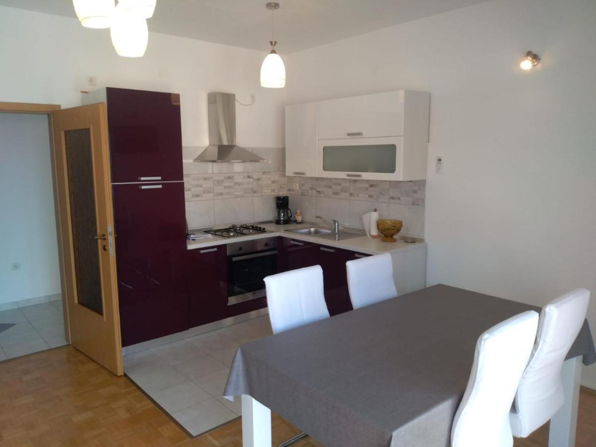 Sea Side App Apartment Vratarusa Luaran gambar