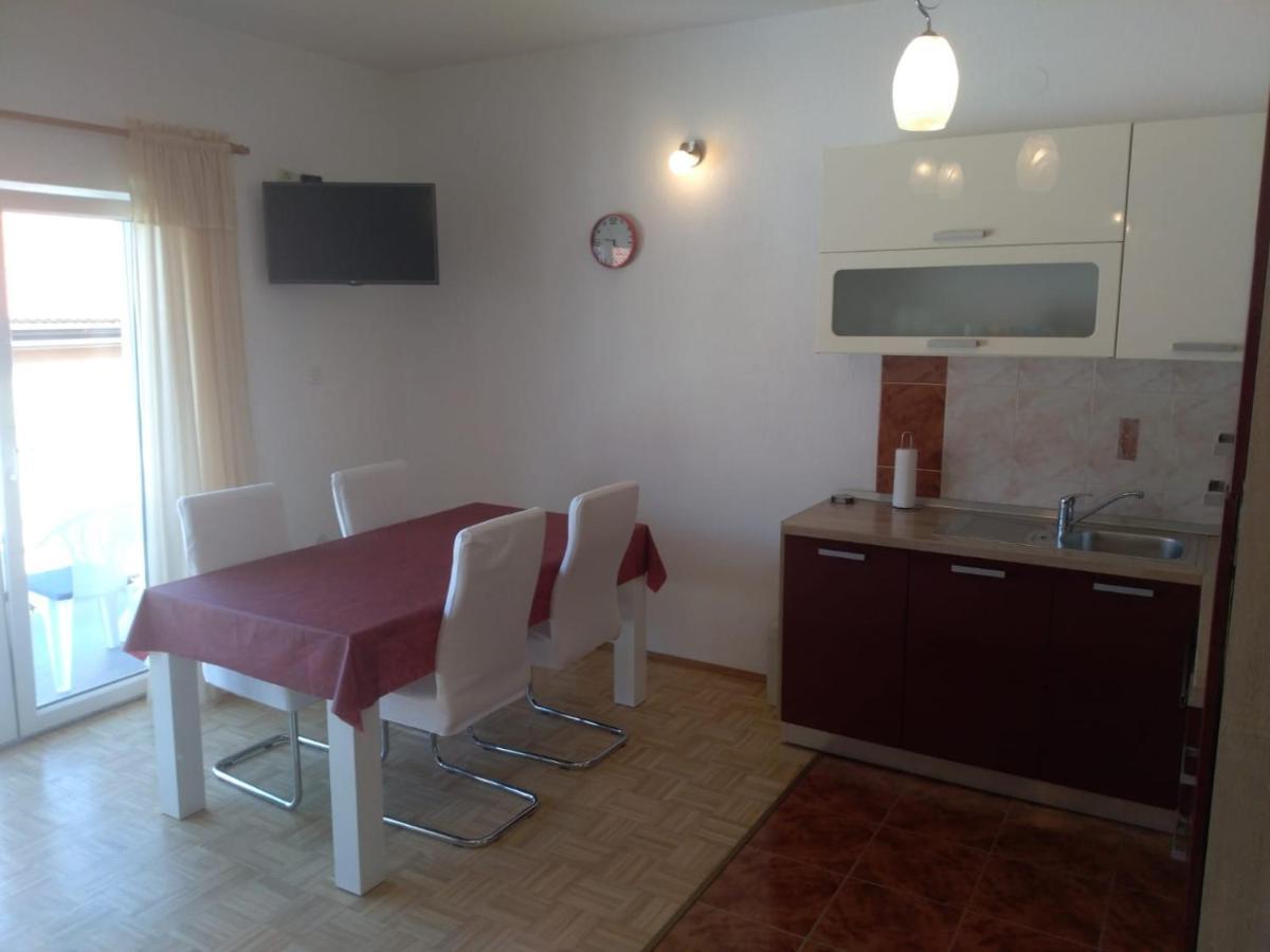 Sea Side App Apartment Vratarusa Luaran gambar