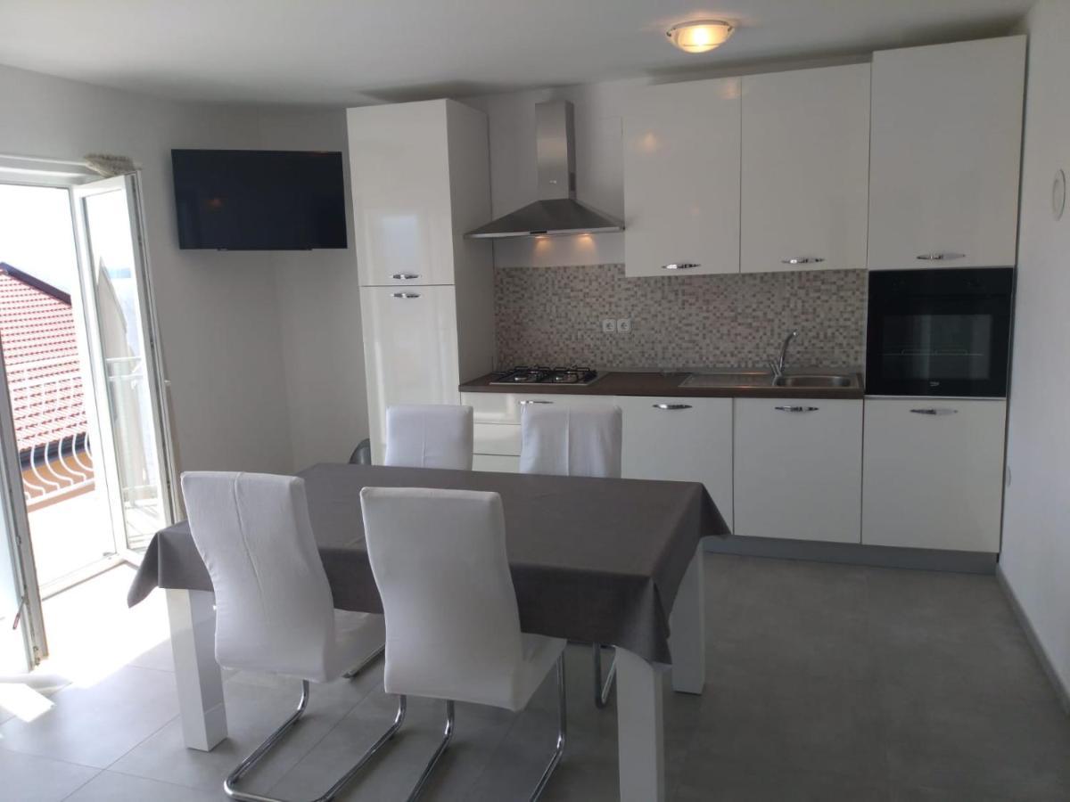 Sea Side App Apartment Vratarusa Luaran gambar
